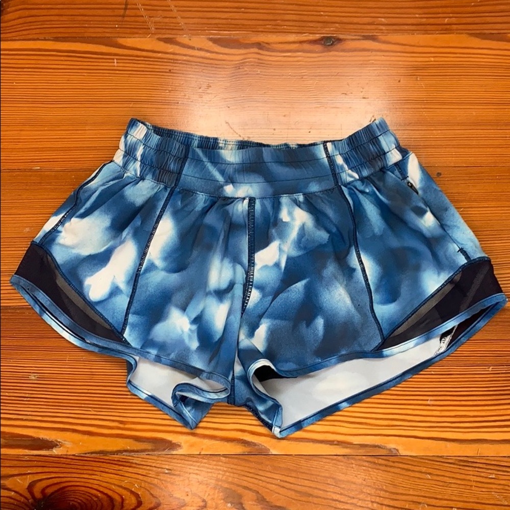 Lululemon Hotty Hot Short regular - size 4